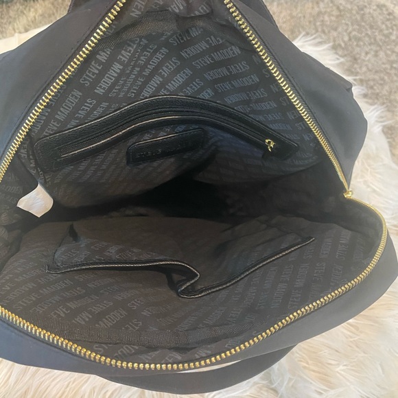 Back pack - Picture 3 of 5